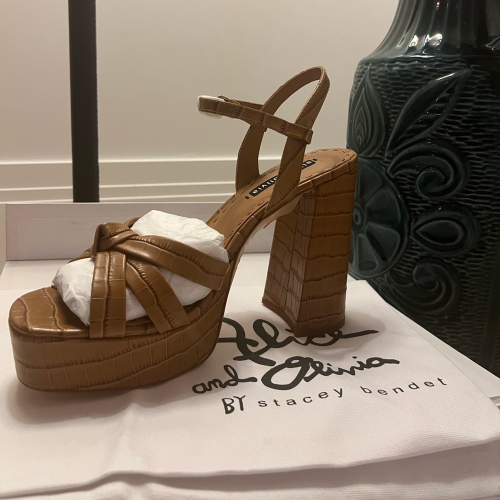 Alice + Olivia Verne Open Toe Heel in Tan. Brand new, never worn. Size 10.